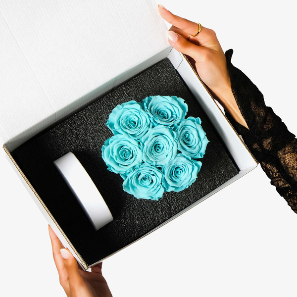 Infinity Roses | Medium Bloom Rose Box